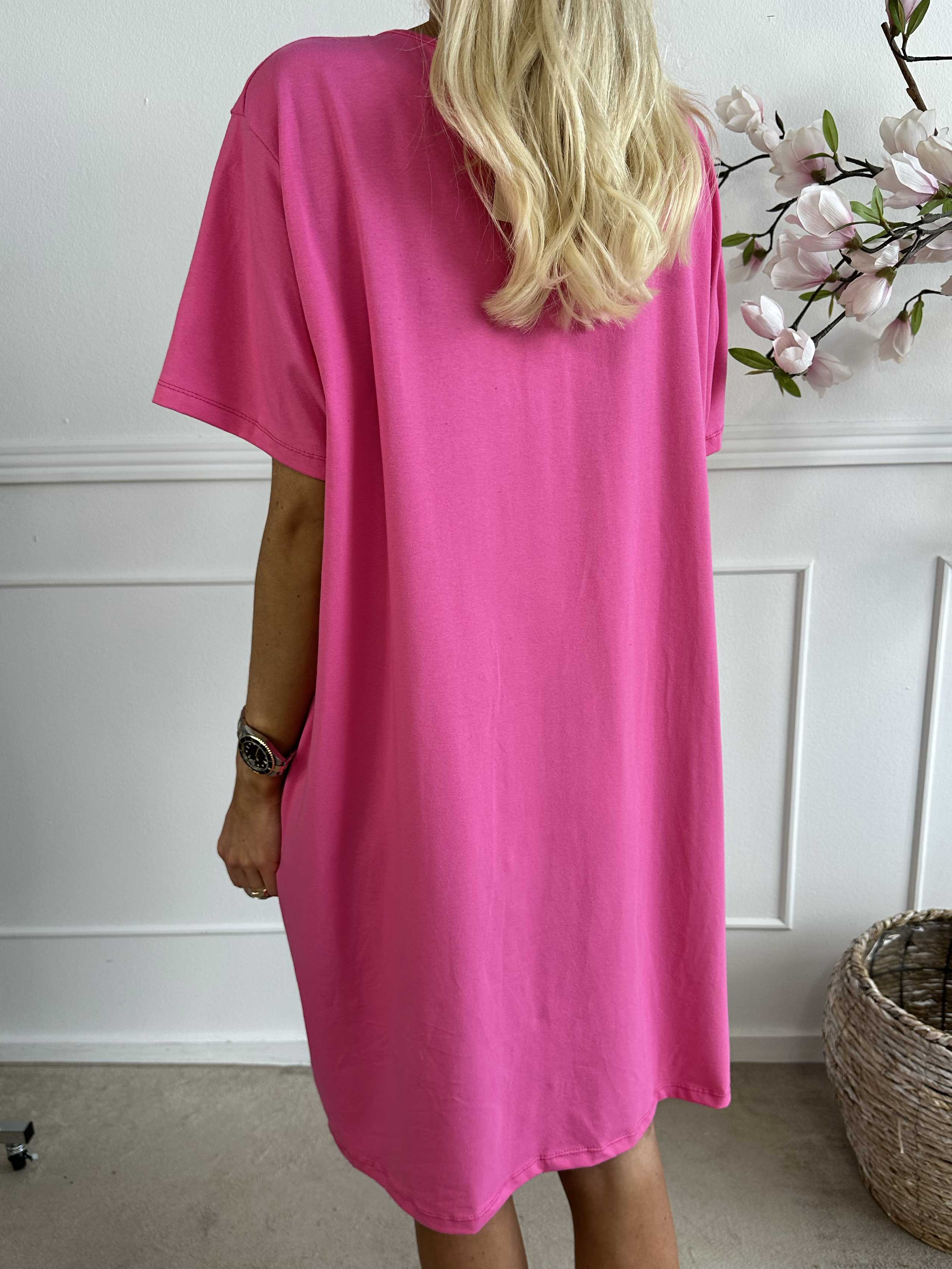 Mickey Dress - T-shirtklänning i bomull med kant i fuskpäls